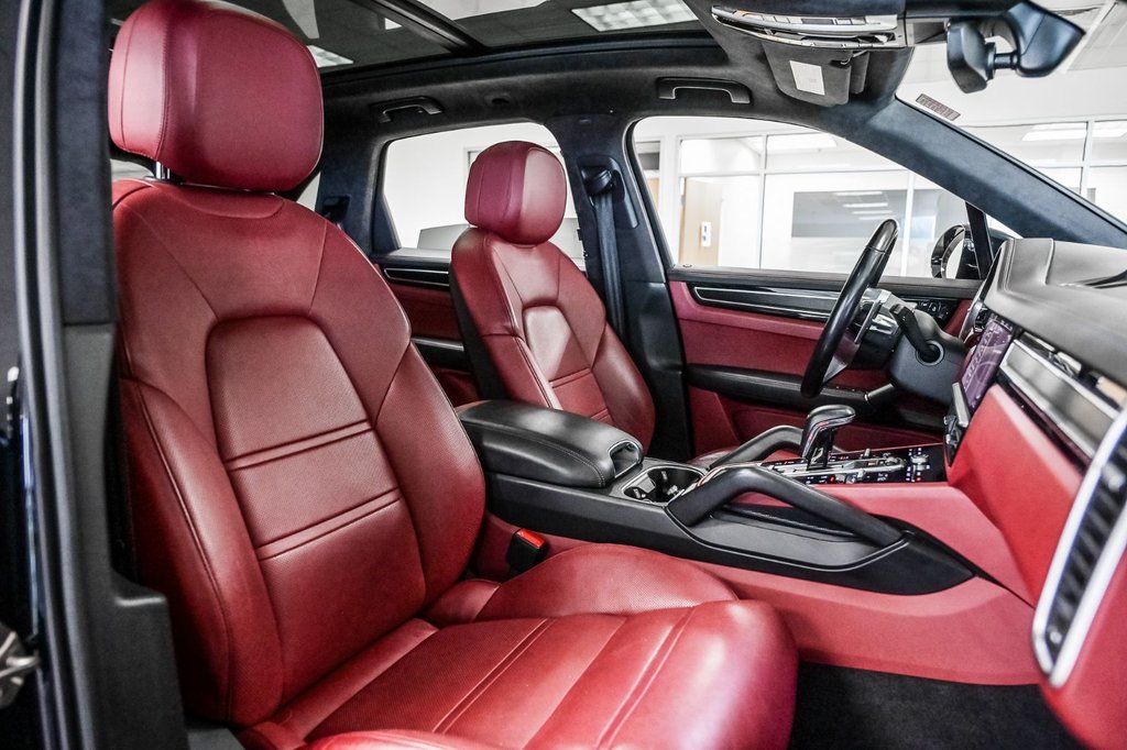 2021 Porsche Cayenne in Brossard, Quebec - 37 - w1024h768px