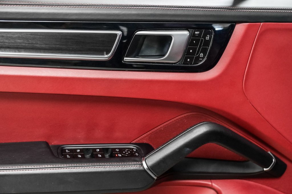 2021 Porsche Cayenne in Brossard, Quebec - 20 - w1024h768px