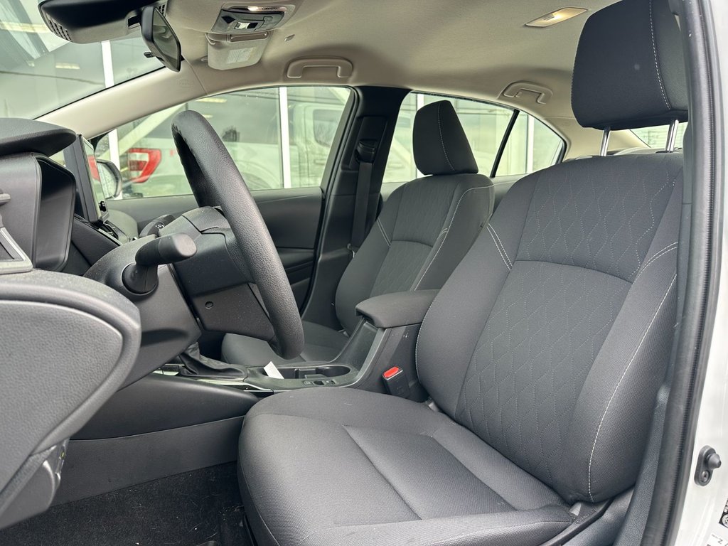 2025 Toyota Corolla Hybrid LE | BAS KM | SIÉGES CHAUFF | CARPLAY | in Brossard, Quebec - 11 - w1024h768px