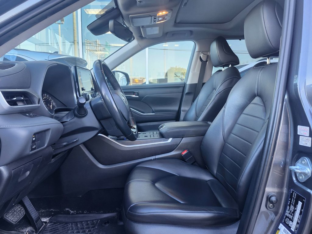 2020 Toyota Highlander XLE | AWD | CUIR | TOIT OUVRANT | in Brossard, Quebec - 7 - w1024h768px
