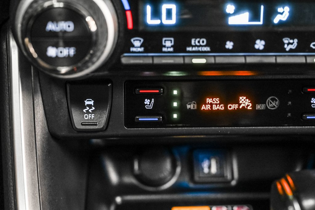 Toyota RAV4 Prime  2023 à Brossard, Québec - 30 - w1024h768px