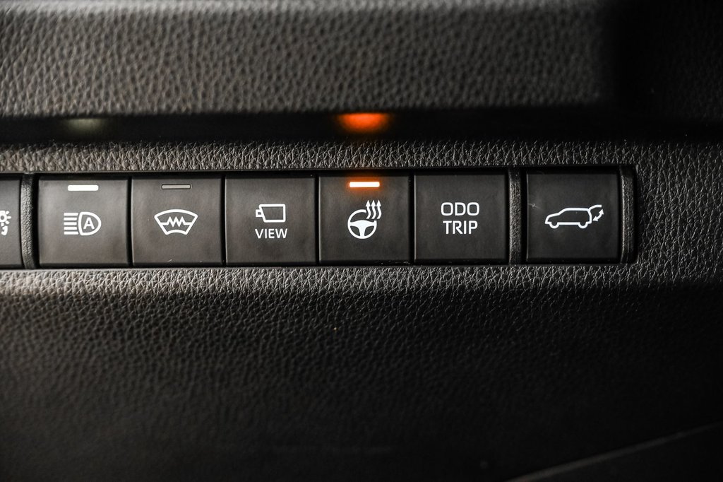 Toyota RAV4 Prime  2023 à Brossard, Québec - 25 - w1024h768px