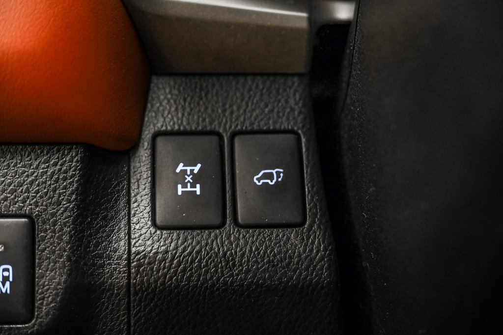2015 Toyota RAV4 in Brossard, Quebec - 22 - w1024h768px