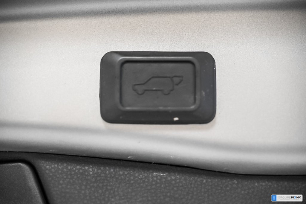 Toyota RAV4  2020 à Brossard, Québec - 19 - w1024h768px