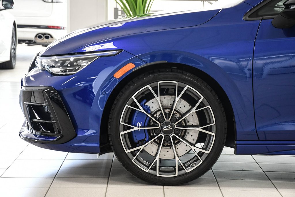 2025 Volkswagen Golf R in Brossard, Quebec - 10 - w1024h768px
