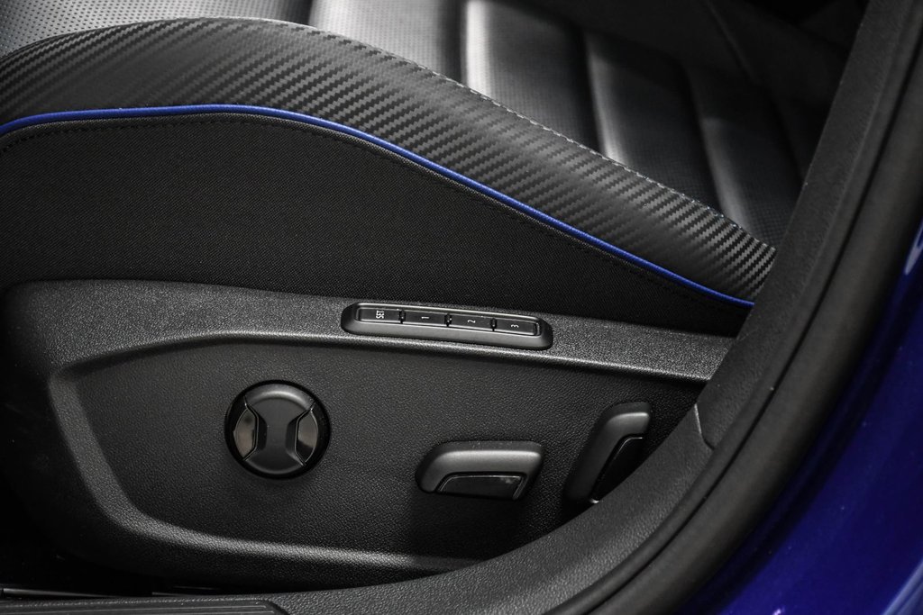 2025 Volkswagen Golf R in Brossard, Quebec - 18 - w1024h768px