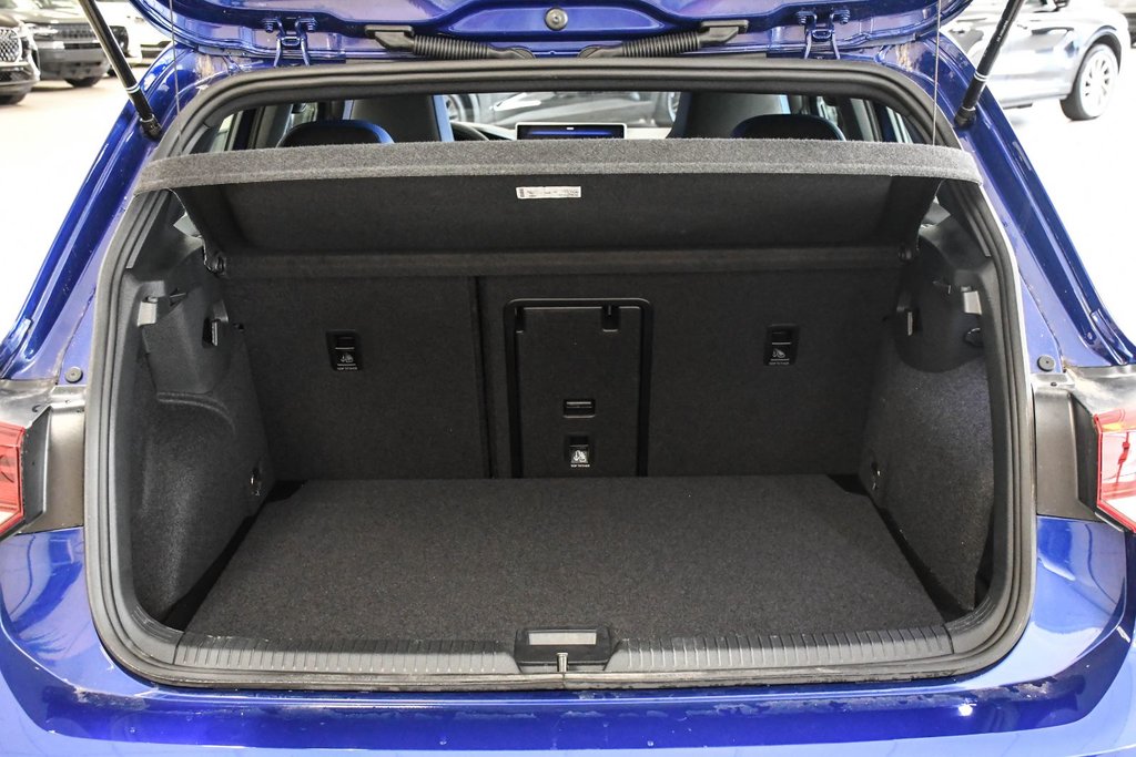 2025 Volkswagen Golf R in Brossard, Quebec - 32 - w1024h768px