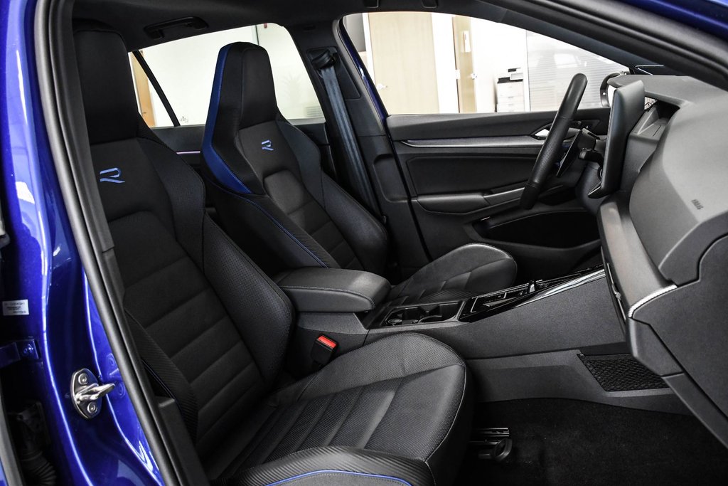 2025 Volkswagen Golf R in Brossard, Quebec - 16 - w1024h768px