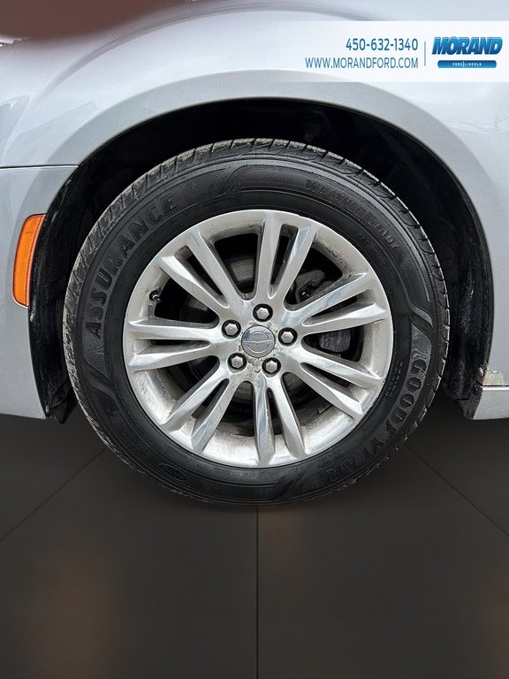 2015 Chrysler 300 C in Sainte-Catherine, Quebec - 9 - w1024h768px