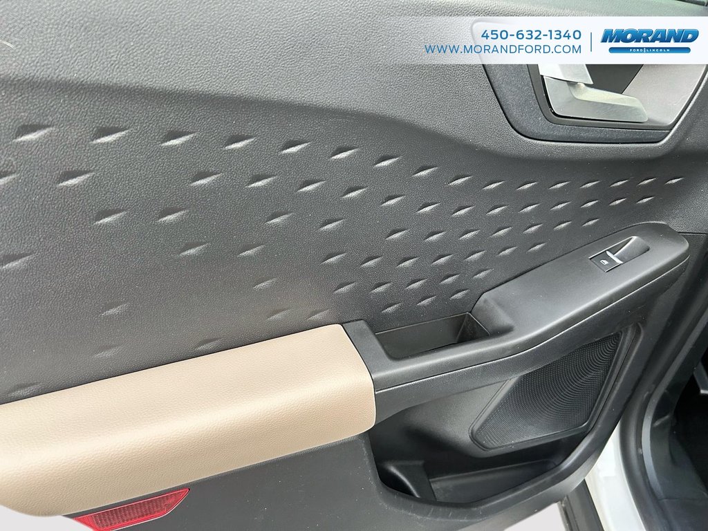 Ford Escape Titanium 2020 à Sainte-Catherine, Québec - 11 - w1024h768px
