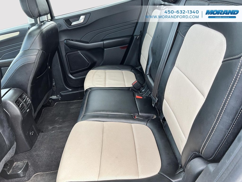 Ford Escape Titanium 2022 à Sainte-Catherine, Québec - 12 - w1024h768px