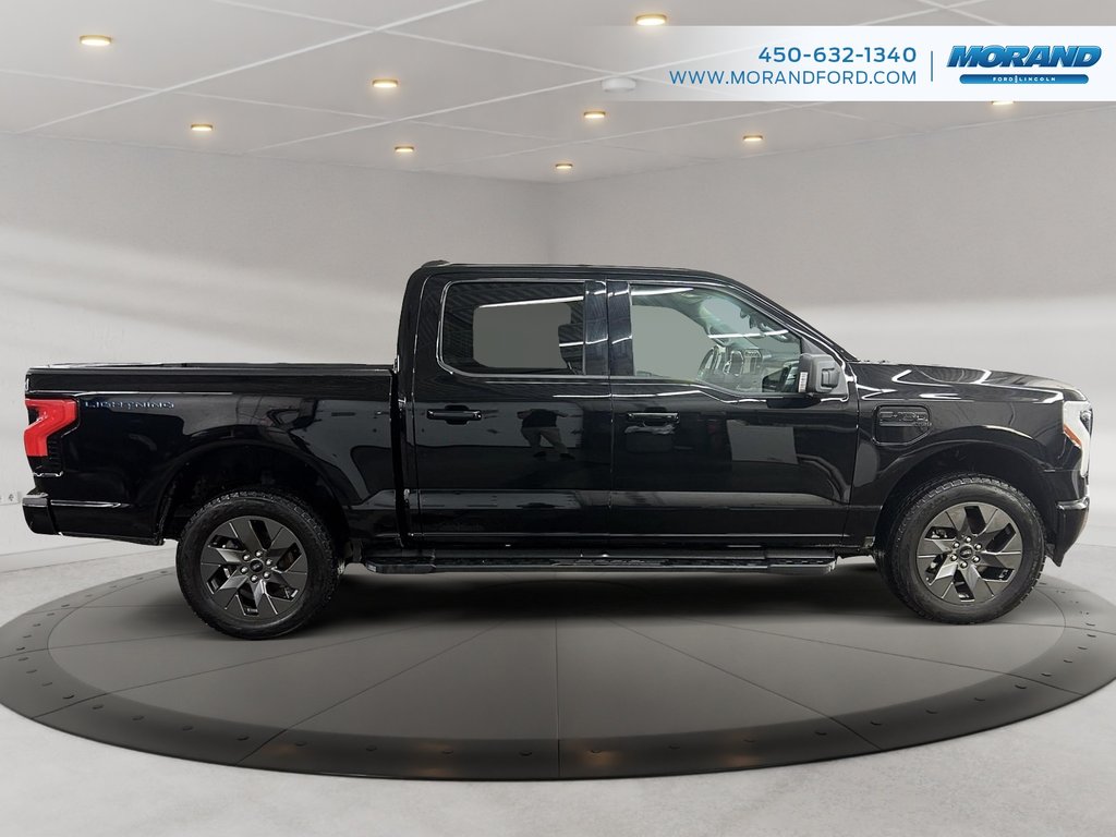 2023 Ford F-150 Lightning in Sainte-Catherine, Quebec - 2 - w1024h768px