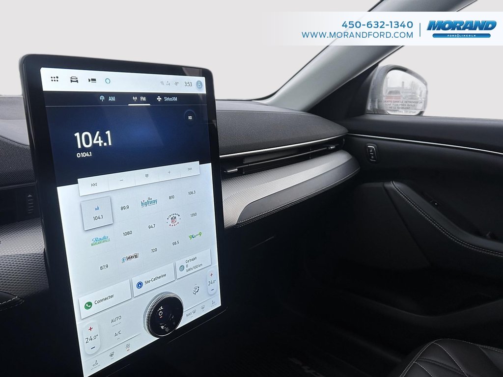 2023 Ford Mustang Mach-E Select in Sainte-Catherine, Quebec - 17 - w1024h768px