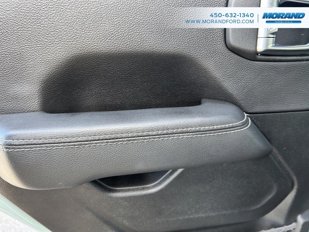 2023 Jeep Wrangler Sahara in Sainte-Catherine, Quebec - 11 - w1024h768px