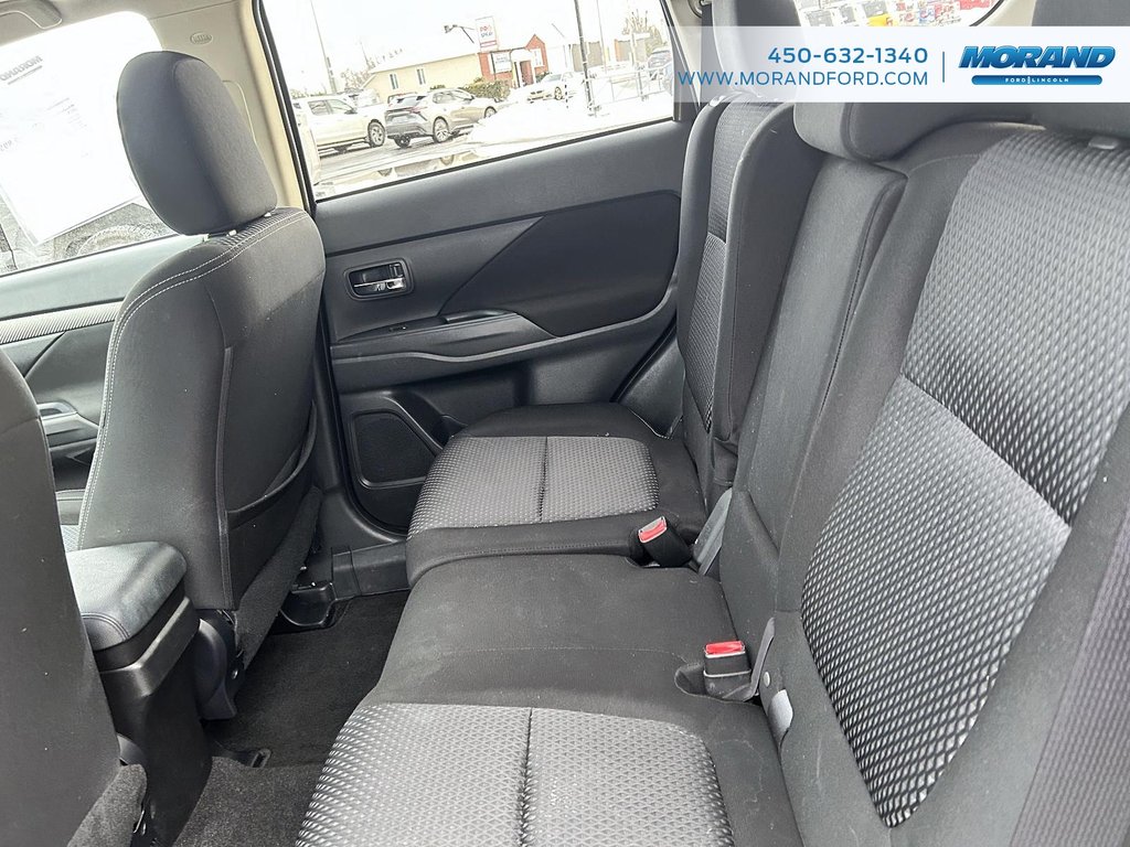 Mitsubishi Outlander ES 2016 à Sainte-Catherine, Québec - 12 - w1024h768px