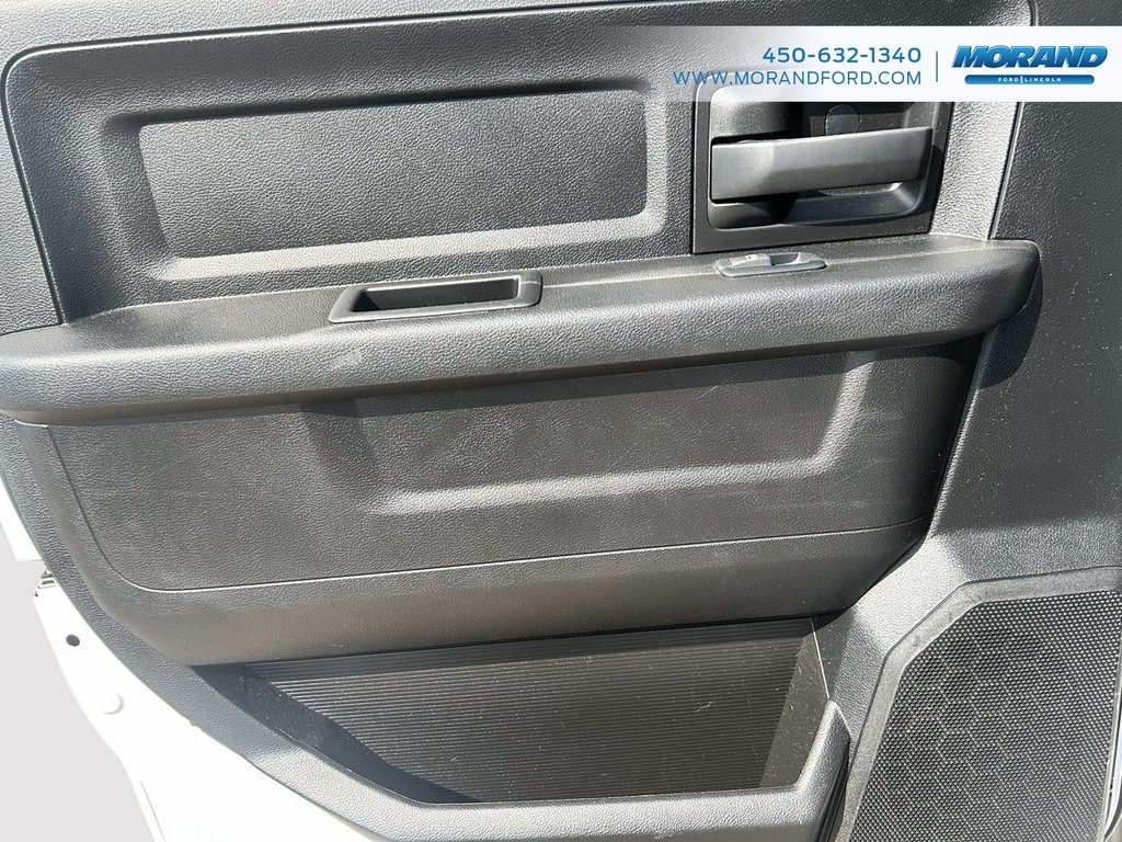 2019 Ram 1500 Classic Tradesman in Sainte-Catherine, Quebec - 10 - w1024h768px