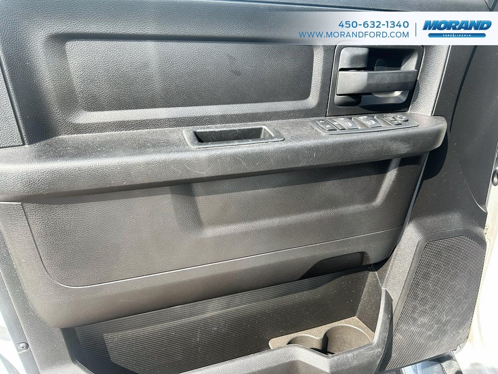 2019 Ram 1500 Classic Tradesman in Sainte-Catherine, Quebec - 12 - w1024h768px
