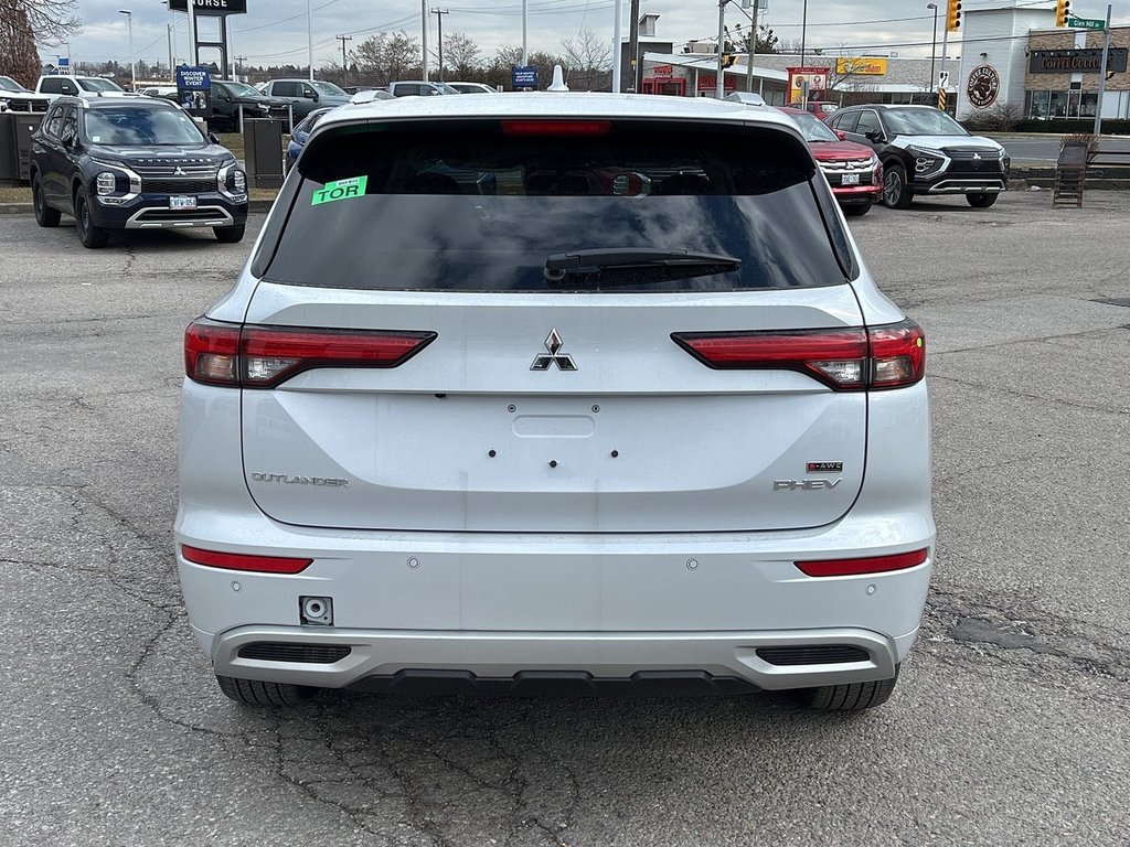 2024  OUTLANDER PHEV GT.. Free Winter Tires in Whitby, Ontario - 6 - w1024h768px