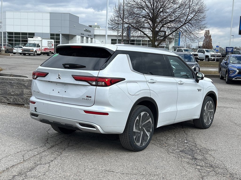 2024  OUTLANDER PHEV GT.. Free Winter Tires in Whitby, Ontario - 7 - w1024h768px