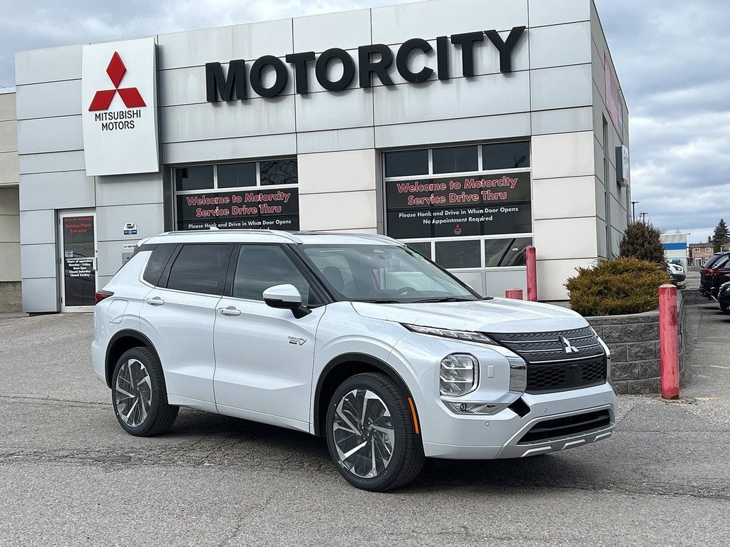 2024  OUTLANDER PHEV GT.. Free Winter Tires in Whitby, Ontario - 9 - w1024h768px