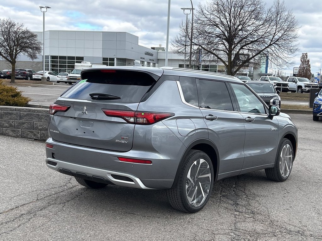 2024  OUTLANDER PHEV GT.. Free Winter Tires in Whitby, Ontario - 7 - w1024h768px