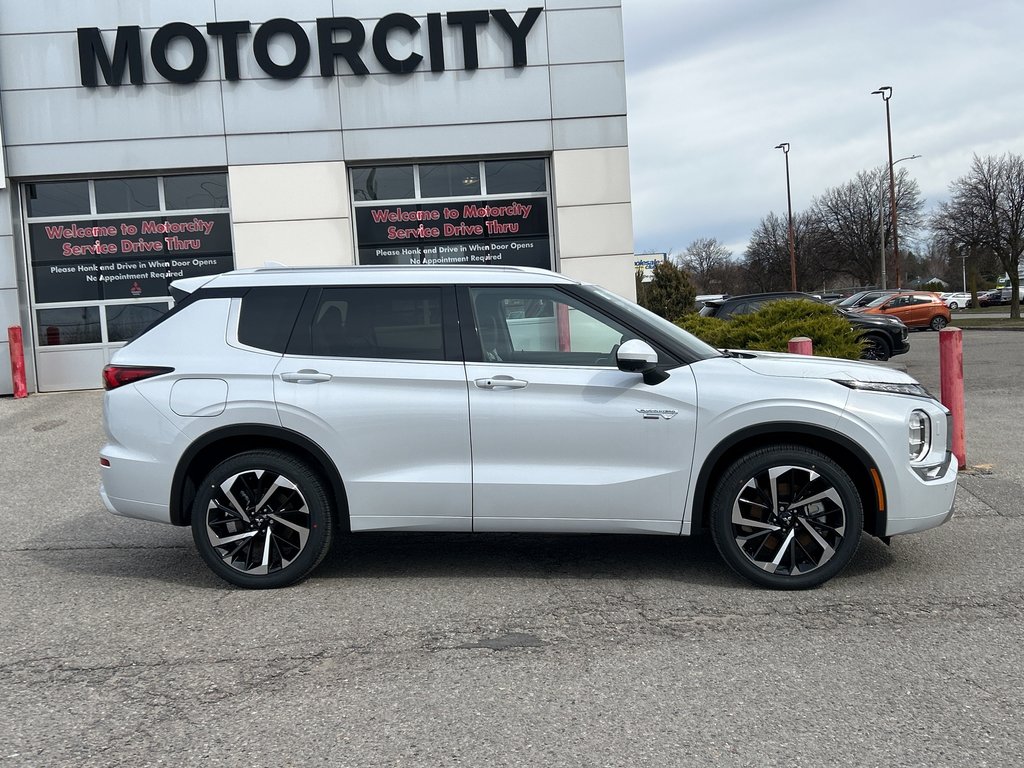 2024  OUTLANDER PHEV GT S-AWC...Spring Savings on Now! IN STORE ONLY!!! in Whitby, Ontario - 8 - w1024h768px