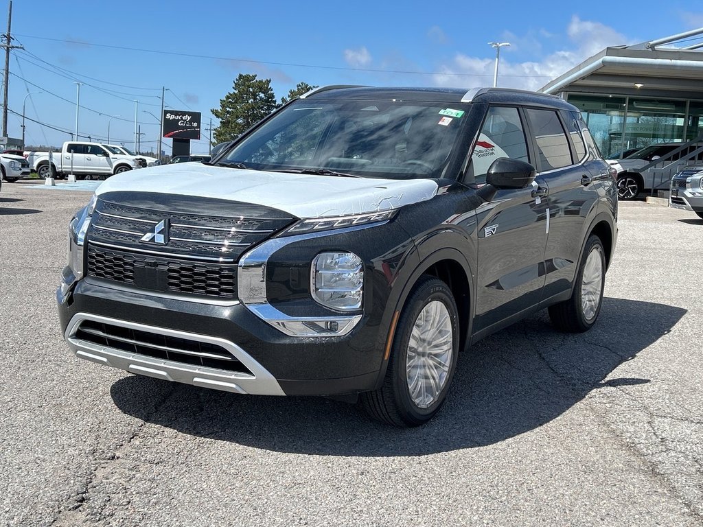 2024  OUTLANDER PHEV LE.. Free Winter Tires in Whitby, Ontario - 3 - w1024h768px