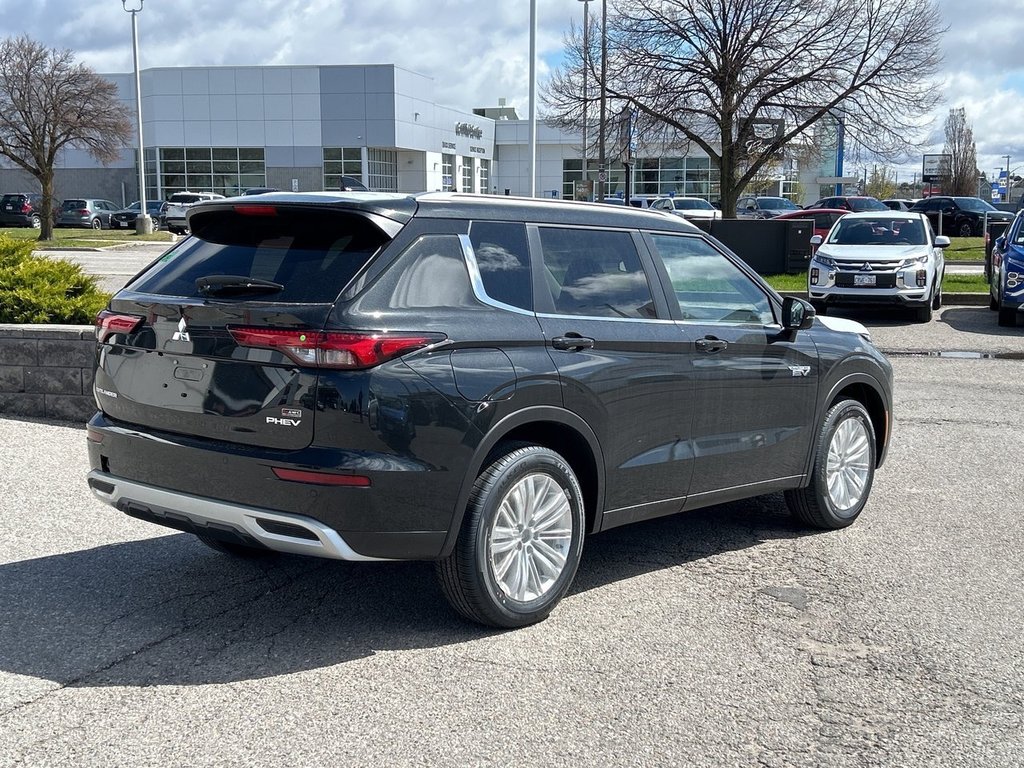 2024  OUTLANDER PHEV LE.. Free Winter Tires in Whitby, Ontario - 7 - w1024h768px