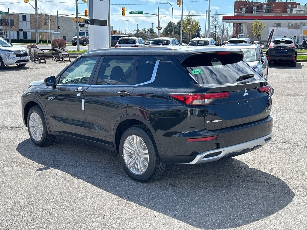 2024  OUTLANDER PHEV LE.. Free Winter Tires in Whitby, Ontario - 5 - w1024h768px