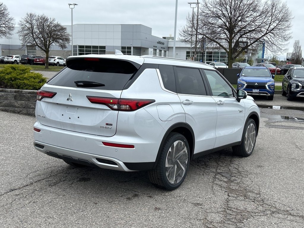 2024  OUTLANDER PHEV SEL.. Free Winter Tires in Whitby, Ontario - 7 - w1024h768px