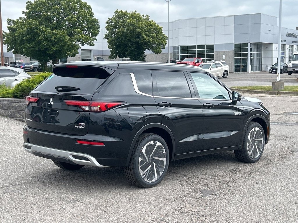 2024  OUTLANDER PHEV GT-P.. Free Winter Tires in Whitby, Ontario - 7 - w1024h768px