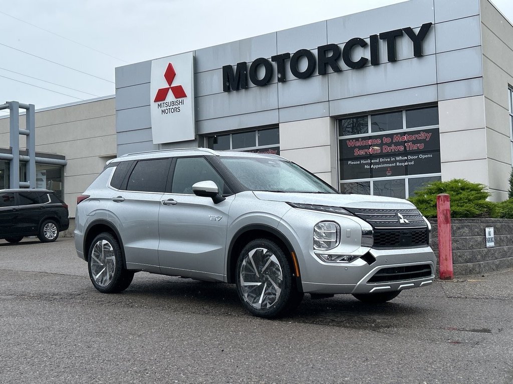 2024  OUTLANDER PHEV GT.. Free Winter Tires in Whitby, Ontario - 1 - w1024h768px