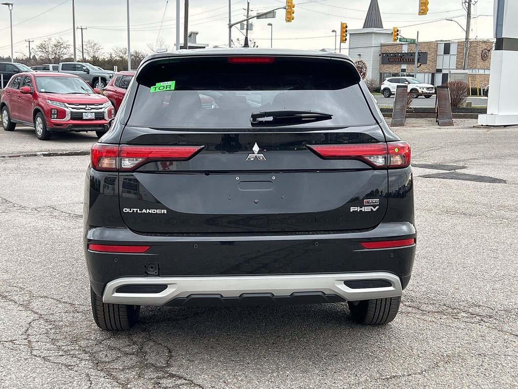 2024  OUTLANDER PHEV LE.. Free Winter Tires in Whitby, Ontario - 6 - w1024h768px