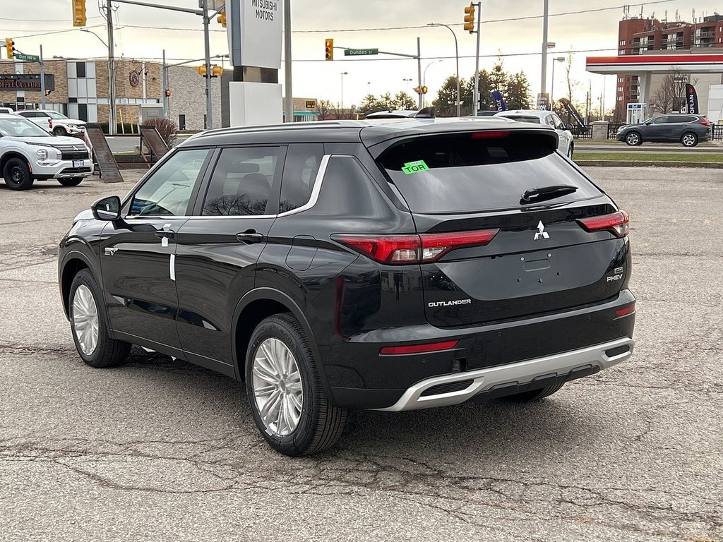 2024  OUTLANDER PHEV LE.. Free Winter Tires in Whitby, Ontario - 5 - w1024h768px