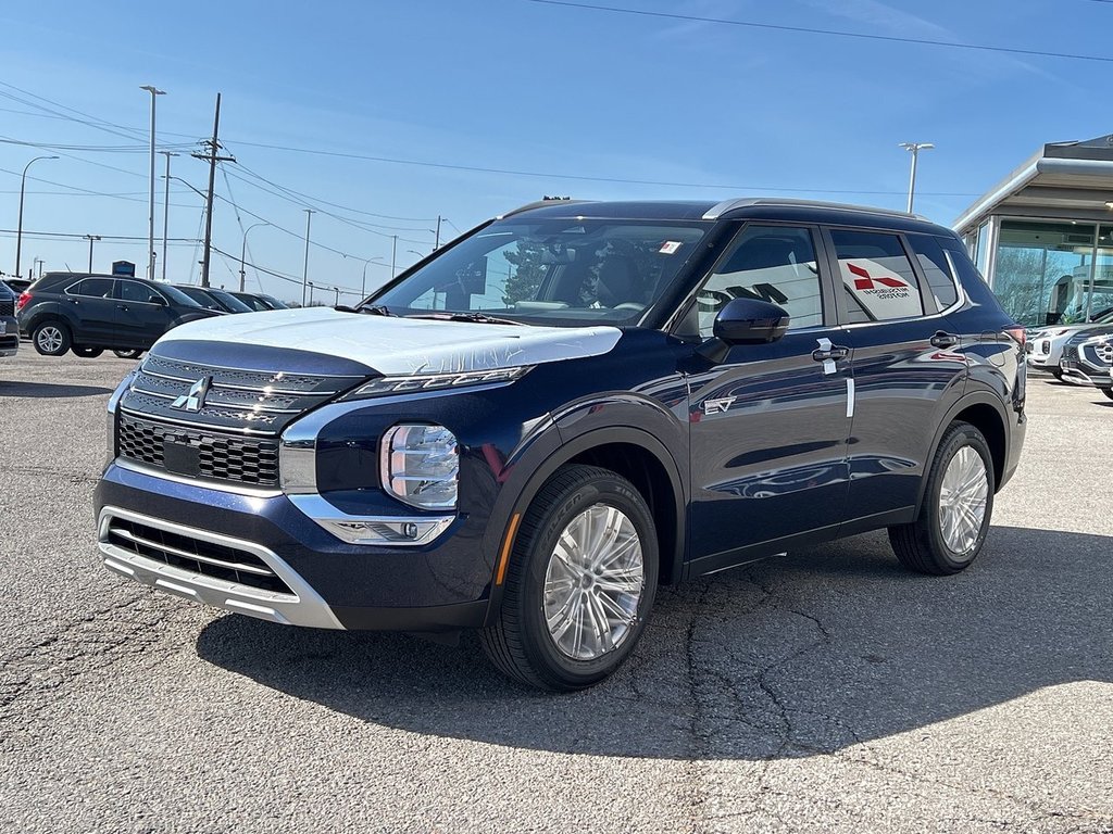 2024  OUTLANDER PHEV LE.. Free Winter Tires in Whitby, Ontario - 4 - w1024h768px