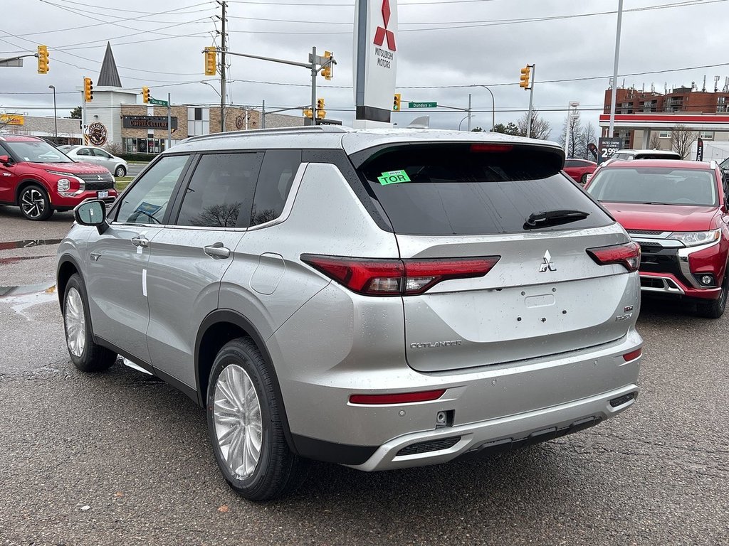 2024  OUTLANDER PHEV LE.. Free Winter Tires in Whitby, Ontario - 5 - w1024h768px