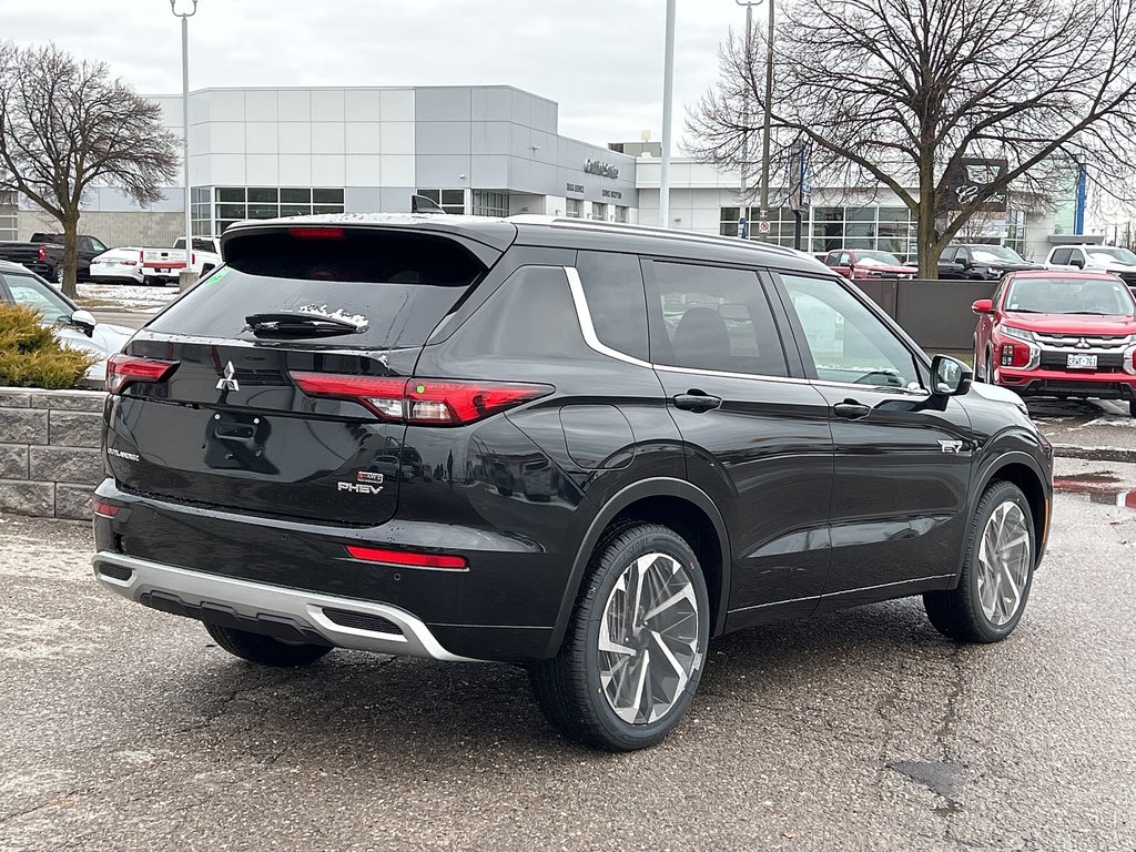 2024  OUTLANDER PHEV GT-P...Free Winter Tires in Whitby, Ontario - 7 - w1024h768px