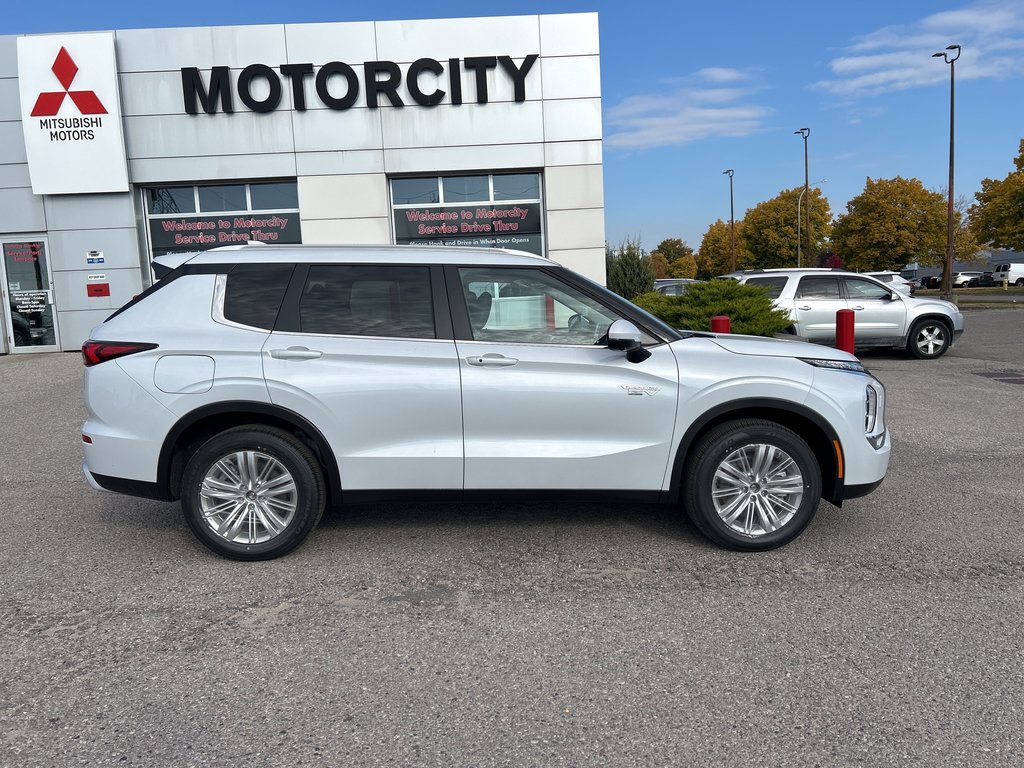 2024  OUTLANDER PHEV LE.. Free Winter Tires in Whitby, Ontario - 8 - w1024h768px