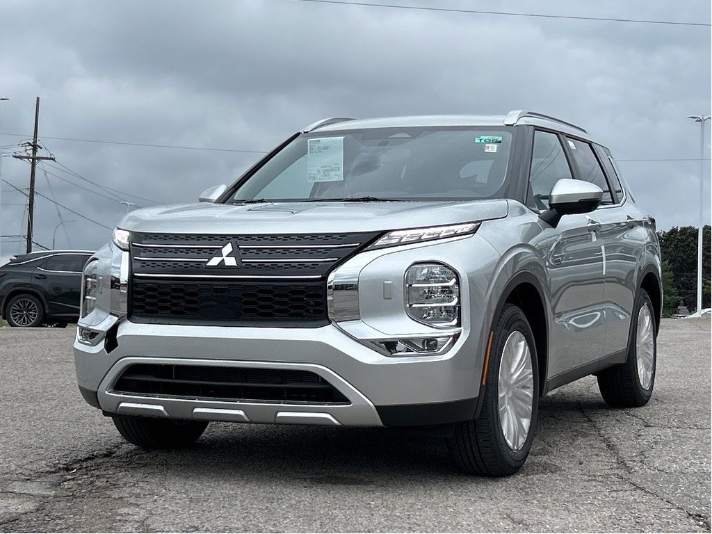 2025  OUTLANDER PHEV LE S-AWC...in stock and ready to go! Call today! in Whitby, Ontario - 3 - w1024h768px