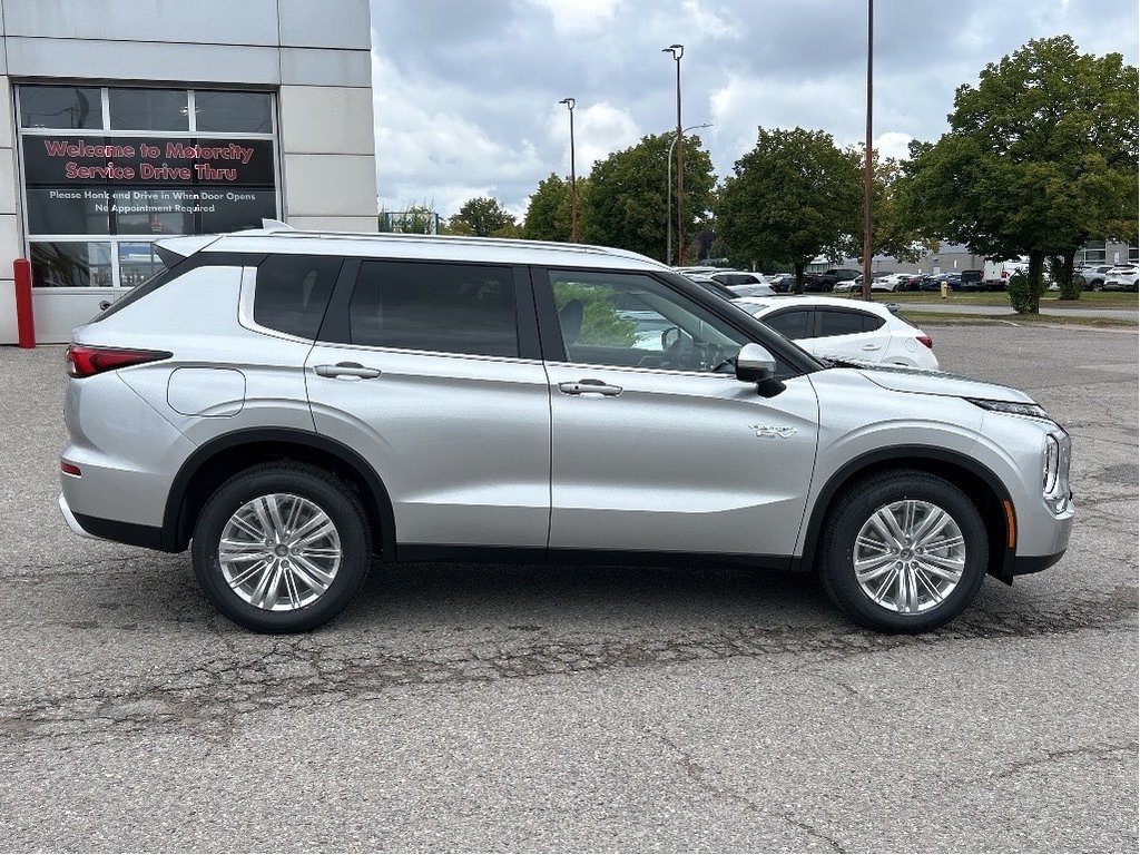 2025  OUTLANDER PHEV LE S-AWC...in stock and ready to go! Call today! in Whitby, Ontario - 8 - w1024h768px