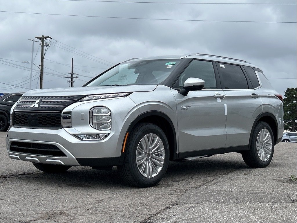 2025  OUTLANDER PHEV LE S-AWC...in stock and ready to go! Call today! in Whitby, Ontario - 4 - w1024h768px