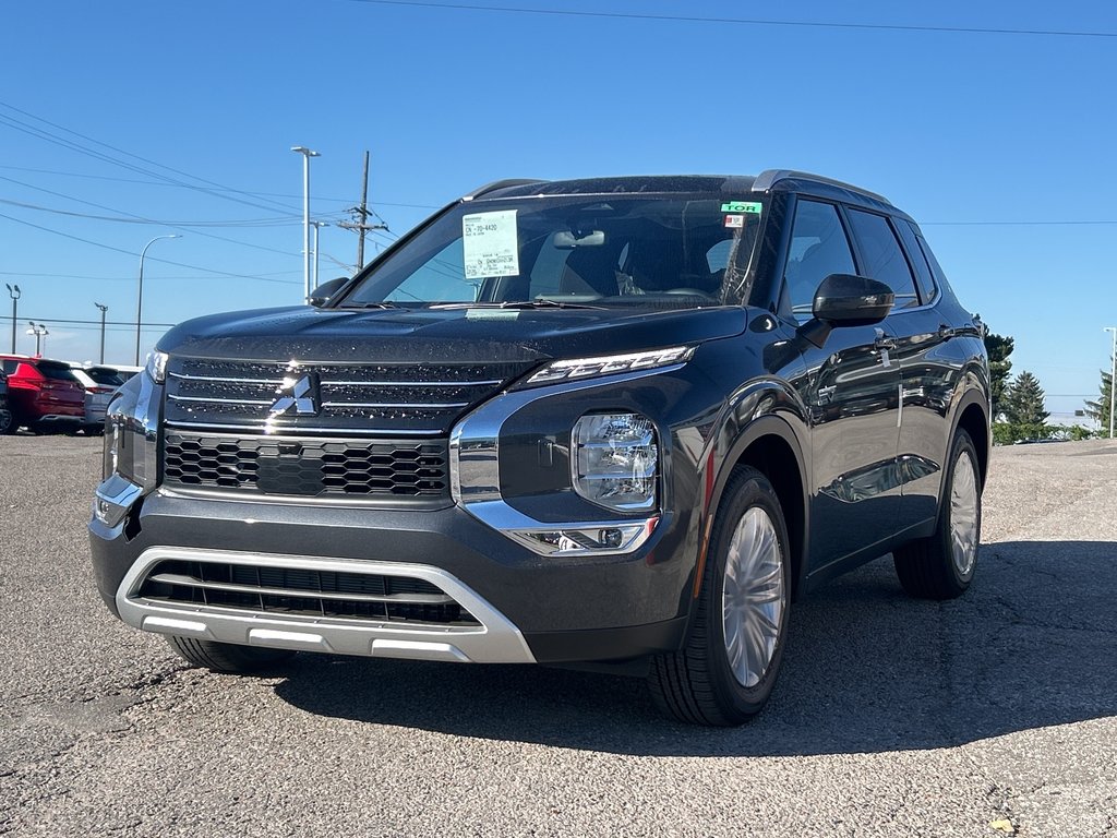 2025  OUTLANDER PHEV SE S-AWC...in stock and ready to go! Call now! in Whitby, Ontario - 3 - w1024h768px