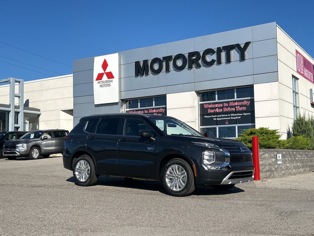 2025  OUTLANDER PHEV SE S-AWC...in stock and ready to go! Call now! in Whitby, Ontario - 1 - w1024h768px