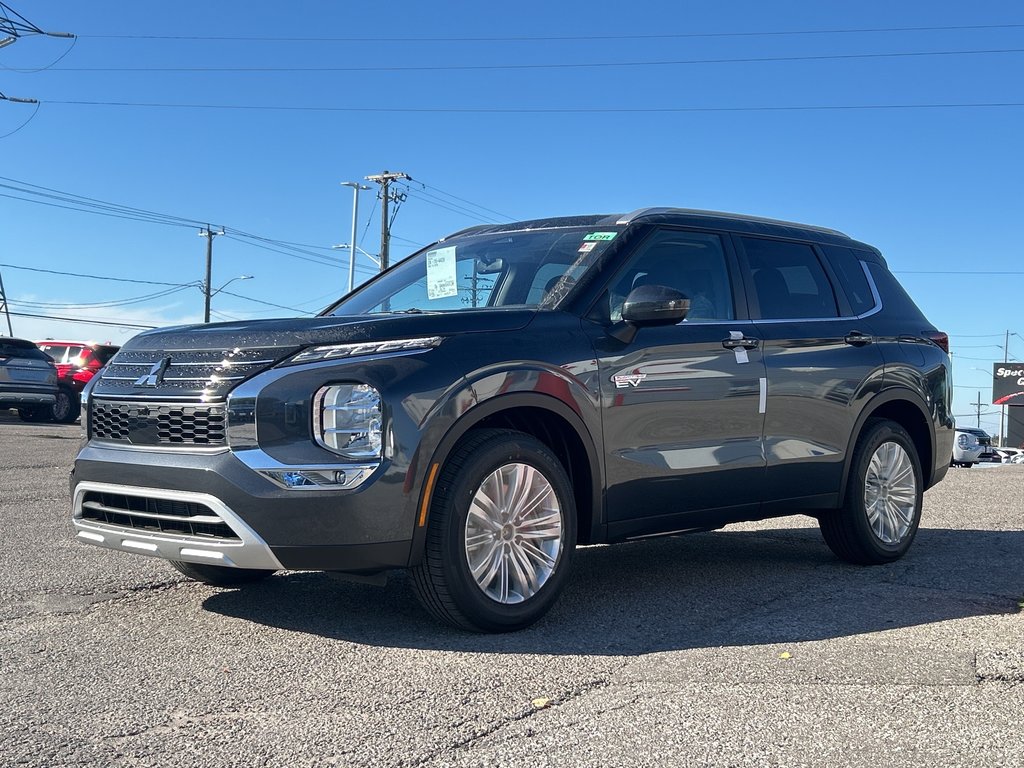 2025  OUTLANDER PHEV SE S-AWC...in stock and ready to go! Call now! in Whitby, Ontario - 4 - w1024h768px