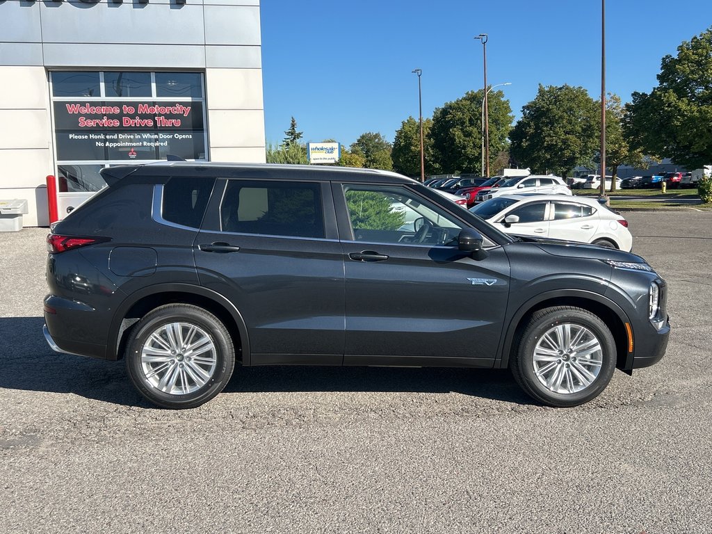 2025  OUTLANDER PHEV SE S-AWC...in stock and ready to go! Call now! in Whitby, Ontario - 8 - w1024h768px