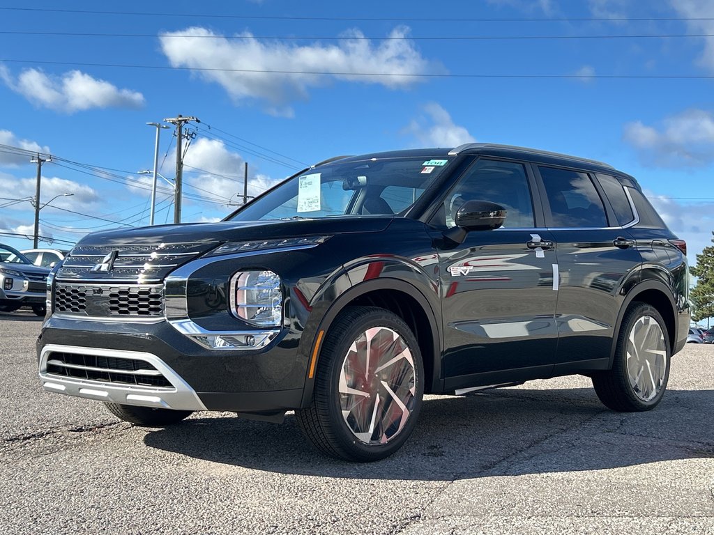 2025  OUTLANDER PHEV SEL S-AWC...In stock and ready to go. Buy today! in Whitby, Ontario - 4 - w1024h768px