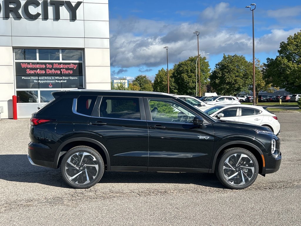 2025  OUTLANDER PHEV SEL S-AWC...In stock and ready to go. Buy today! in Whitby, Ontario - 8 - w1024h768px