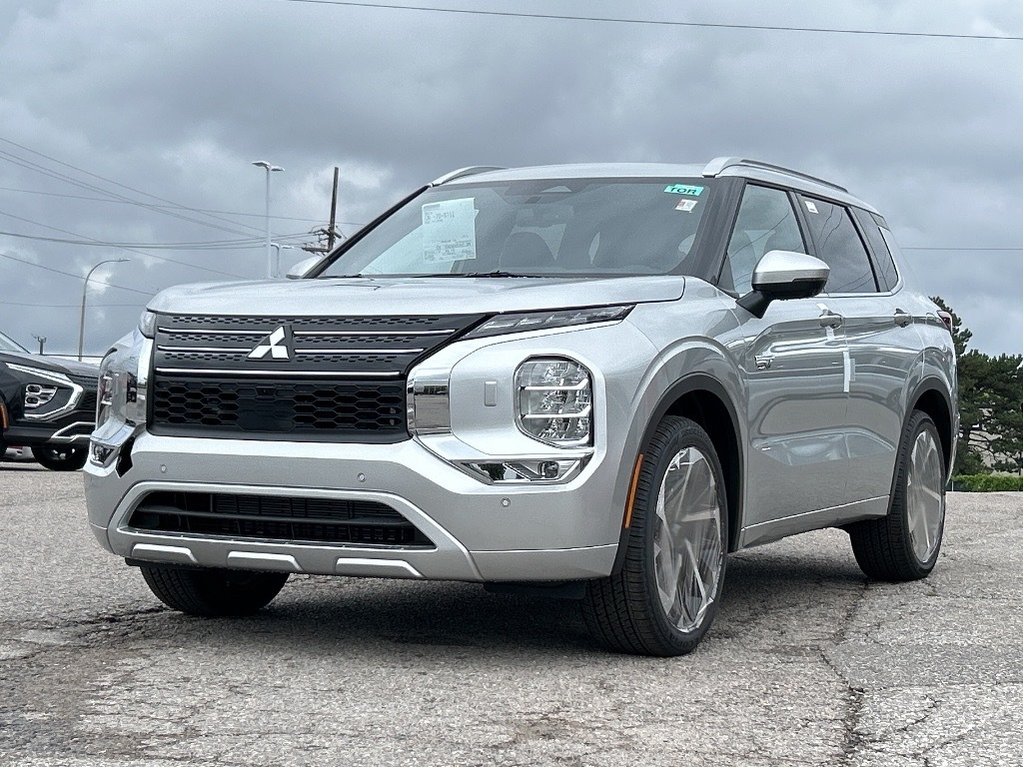 2025  OUTLANDER PHEV GT-P S-AWC...In stock and ready to go. Buy today! in Whitby, Ontario - 3 - w1024h768px