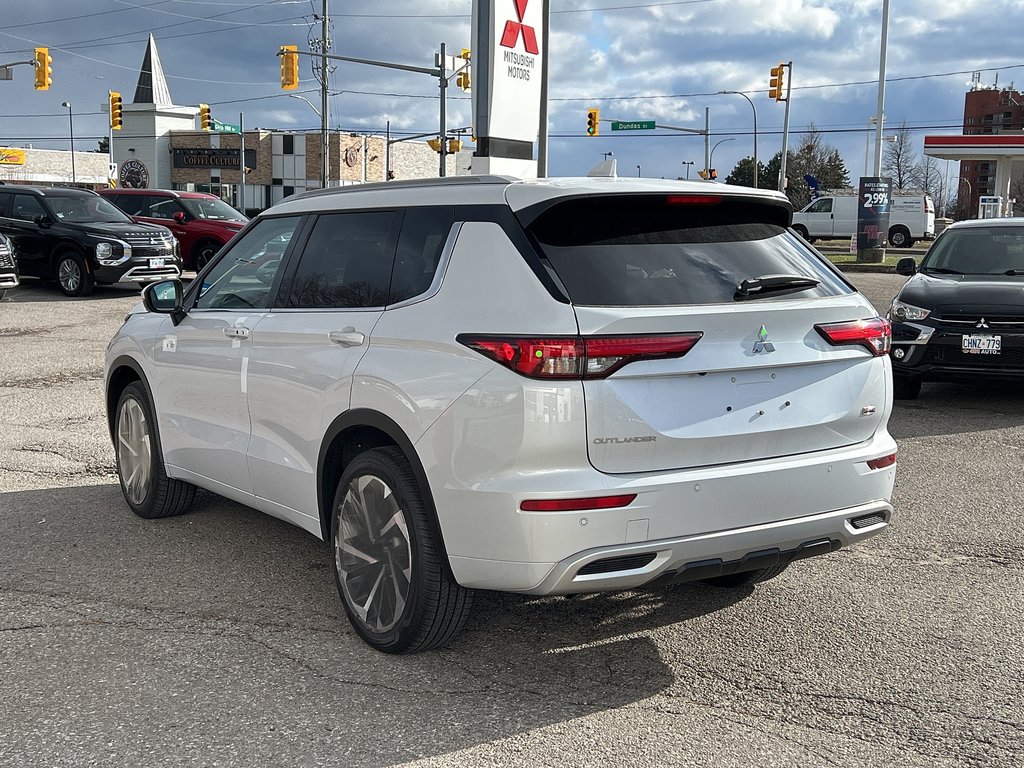 2024  Outlander GT S-AWC...in stock and ready to go. Buy today! in Whitby, Ontario - 5 - w1024h768px