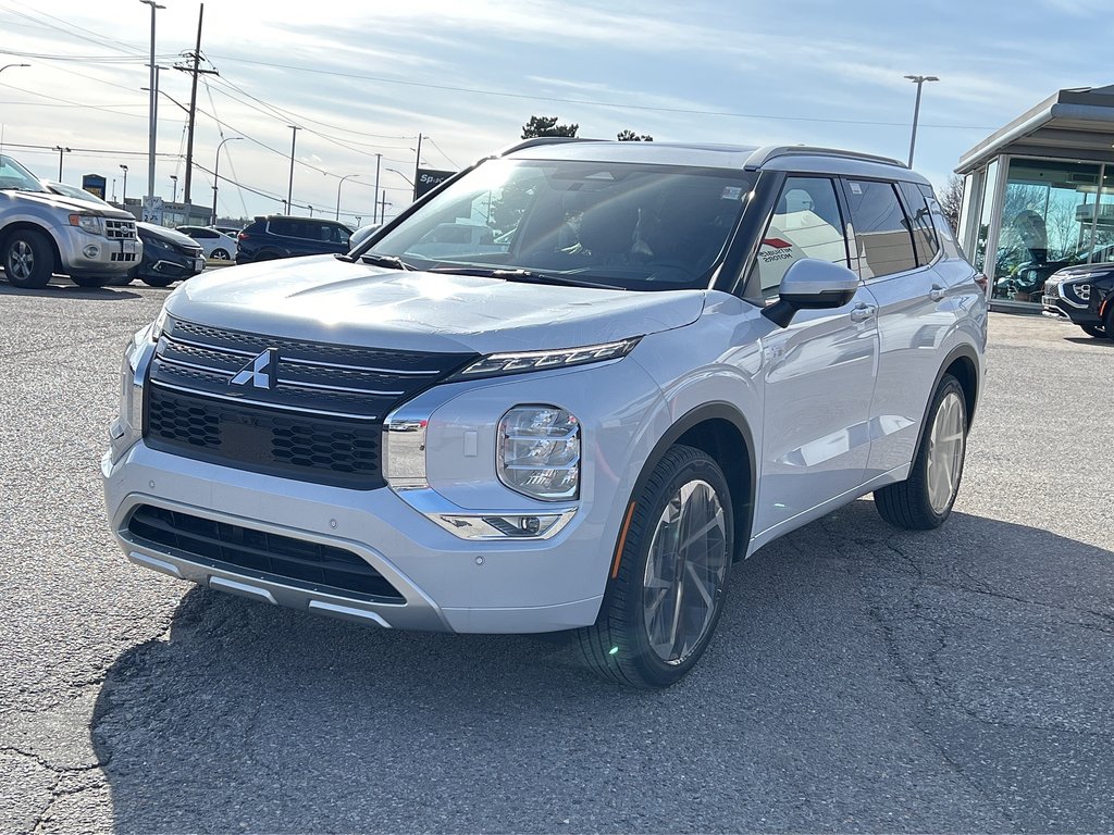 2024  Outlander GT-P S-AWC...In Stock and Ready to go! Buy Today! in Whitby, Ontario - 3 - w1024h768px